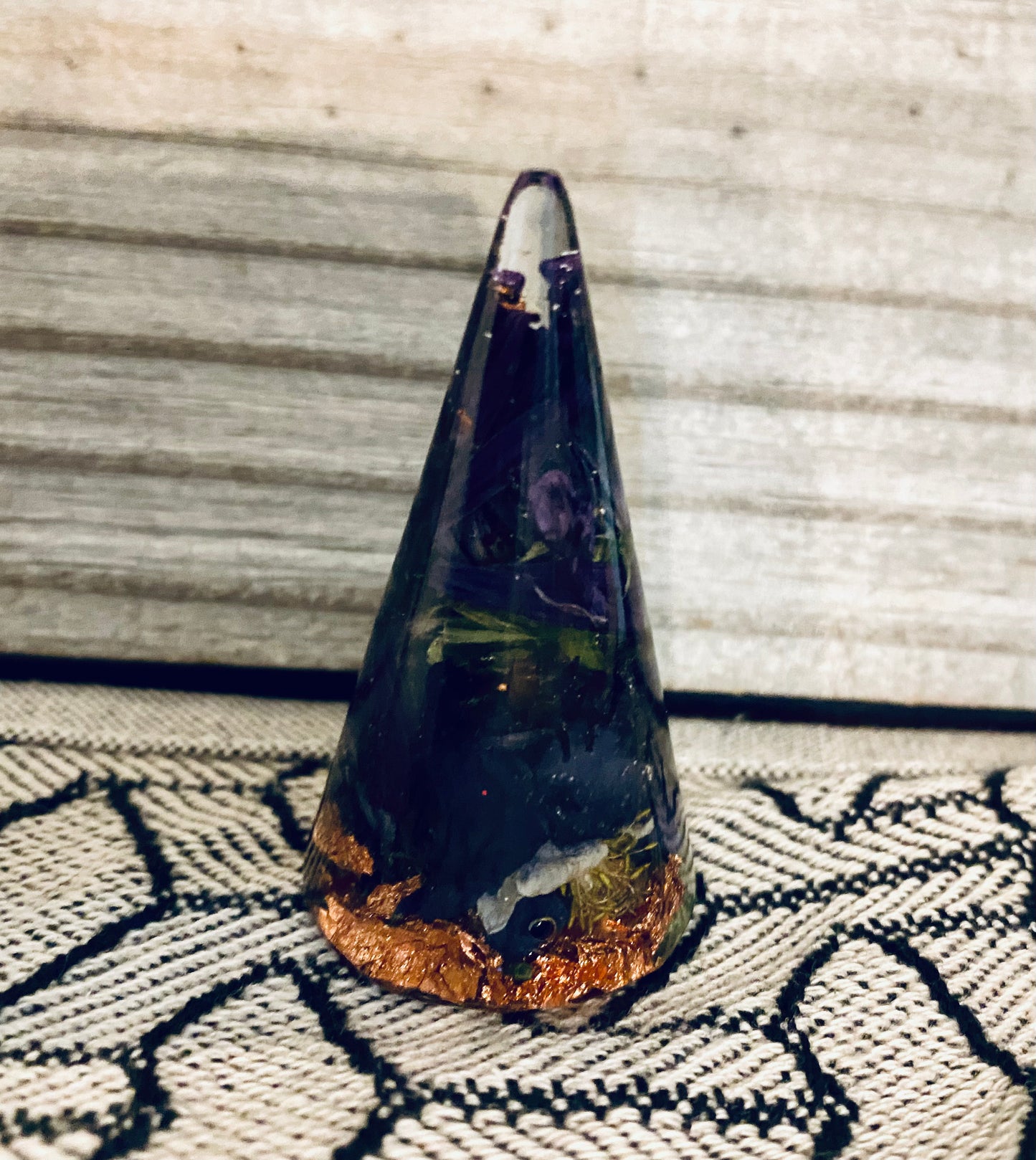 Purple daisy ring holder medium